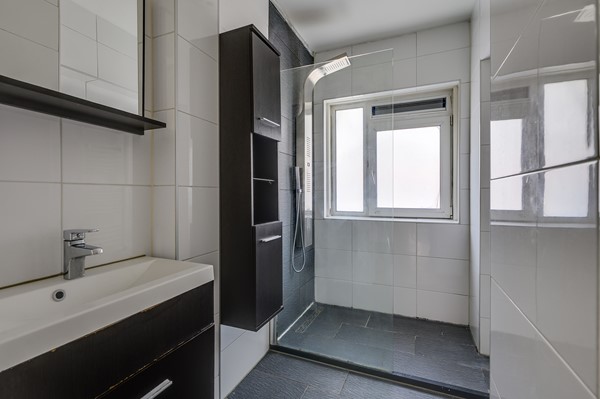 Medium property photo - Dorpsweg 168C, 3083 LL Rotterdam